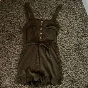 Green romper size small, super breathable